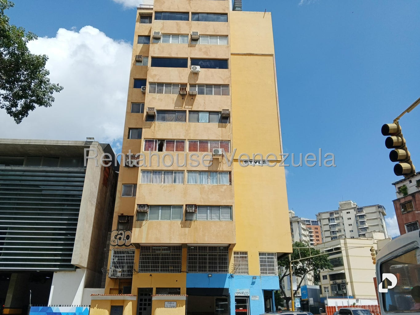 Oficina en Los Dos Caminos, Caracas – 1