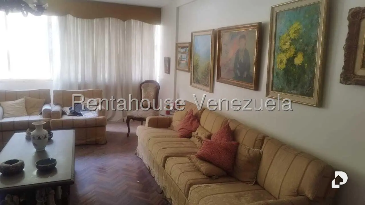 Casa en San Luis, Caracas – 15