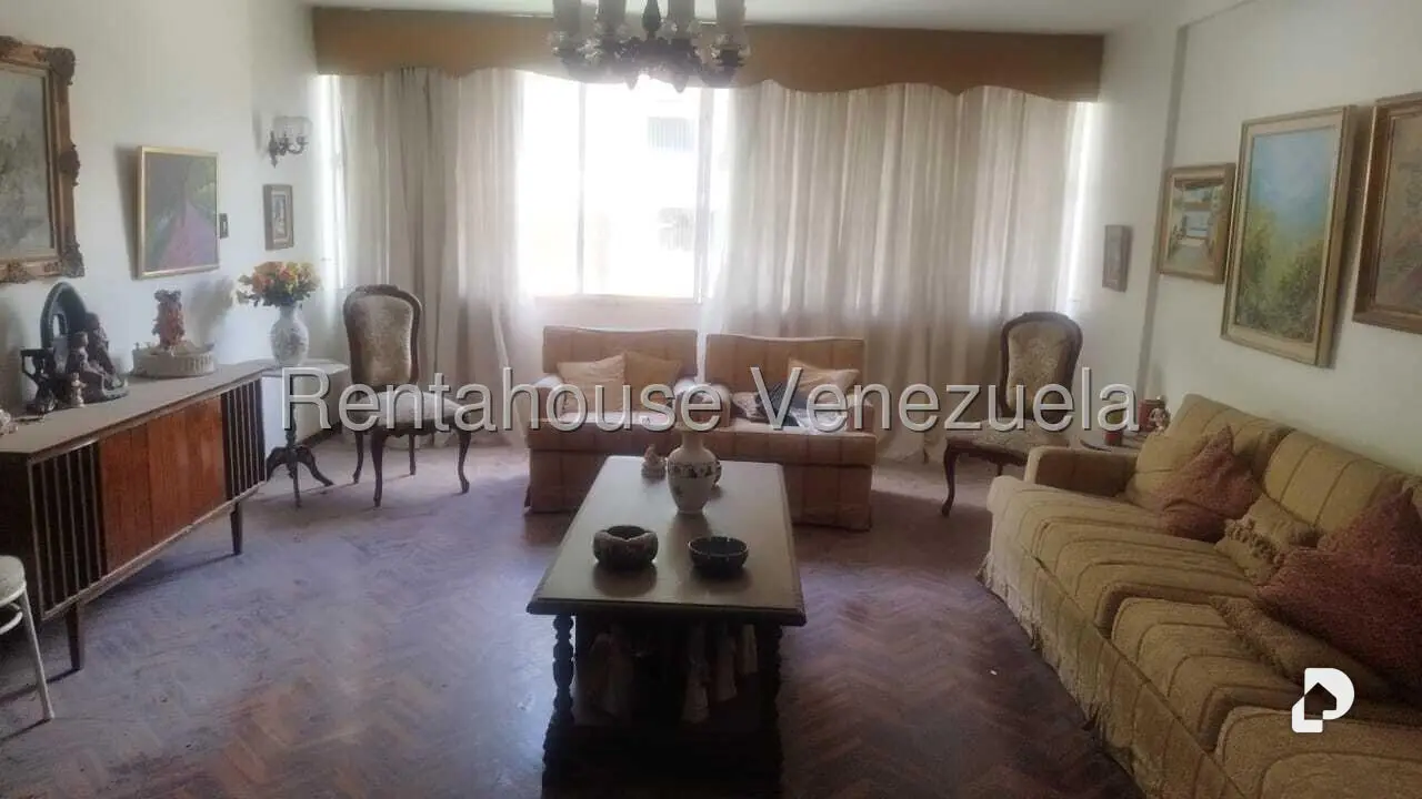 Casa en San Luis, Caracas – 14