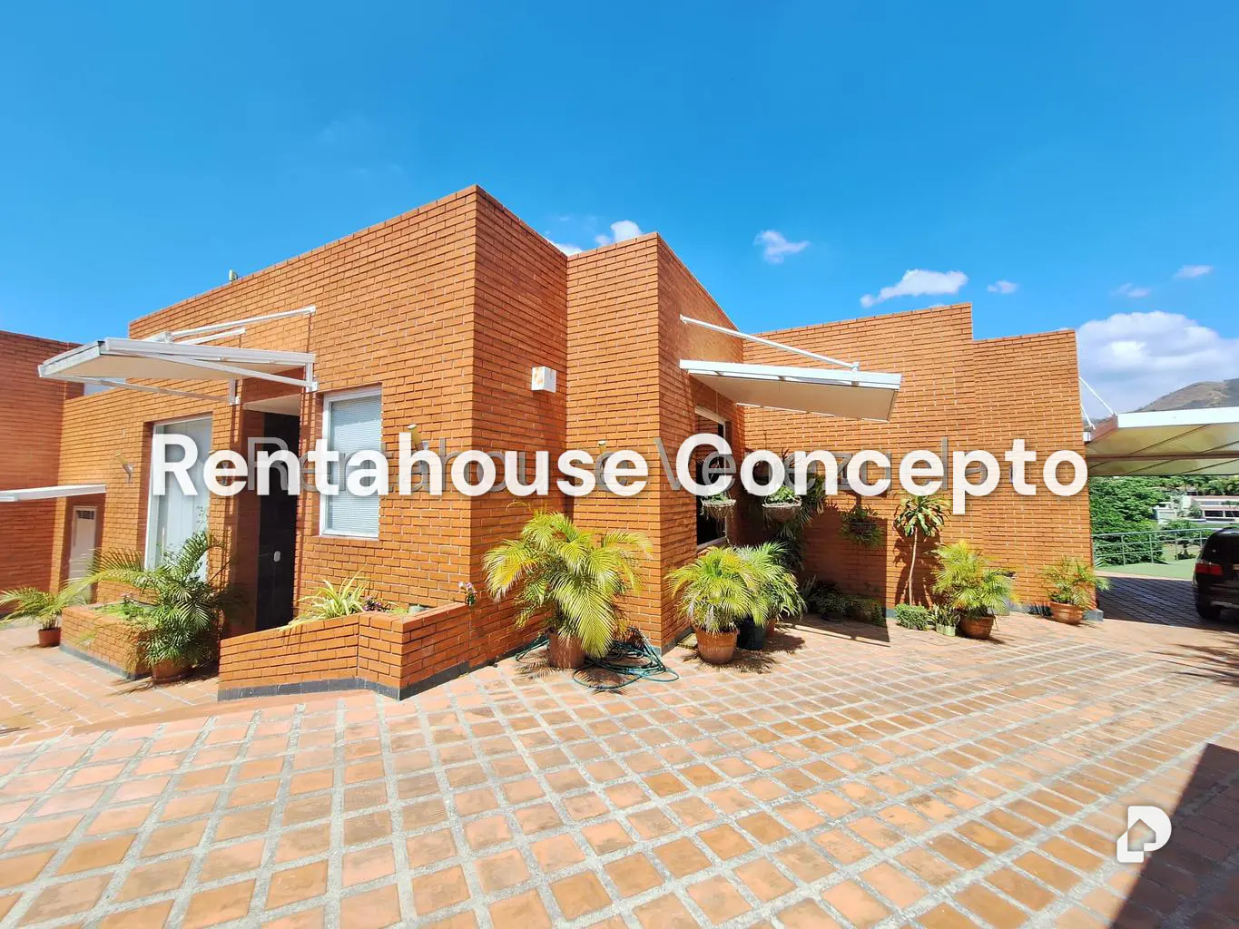 House in Altos de Guataparo, Valencia – 2