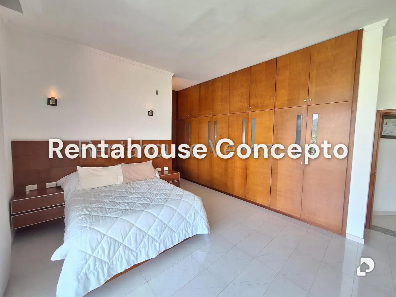 House in Altos de Guataparo, Valencia – 14