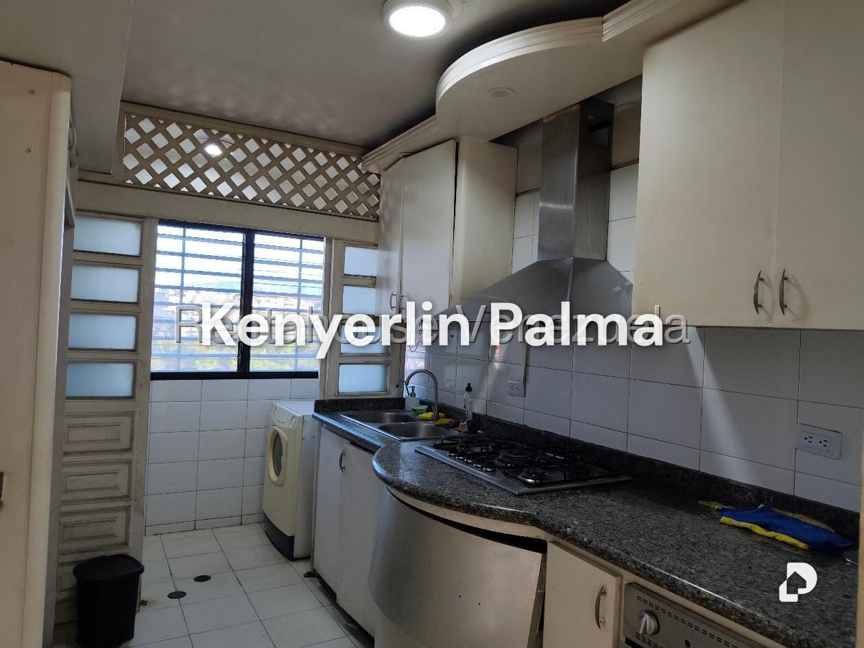 Apartamento en El Rosal, Caracas – 16