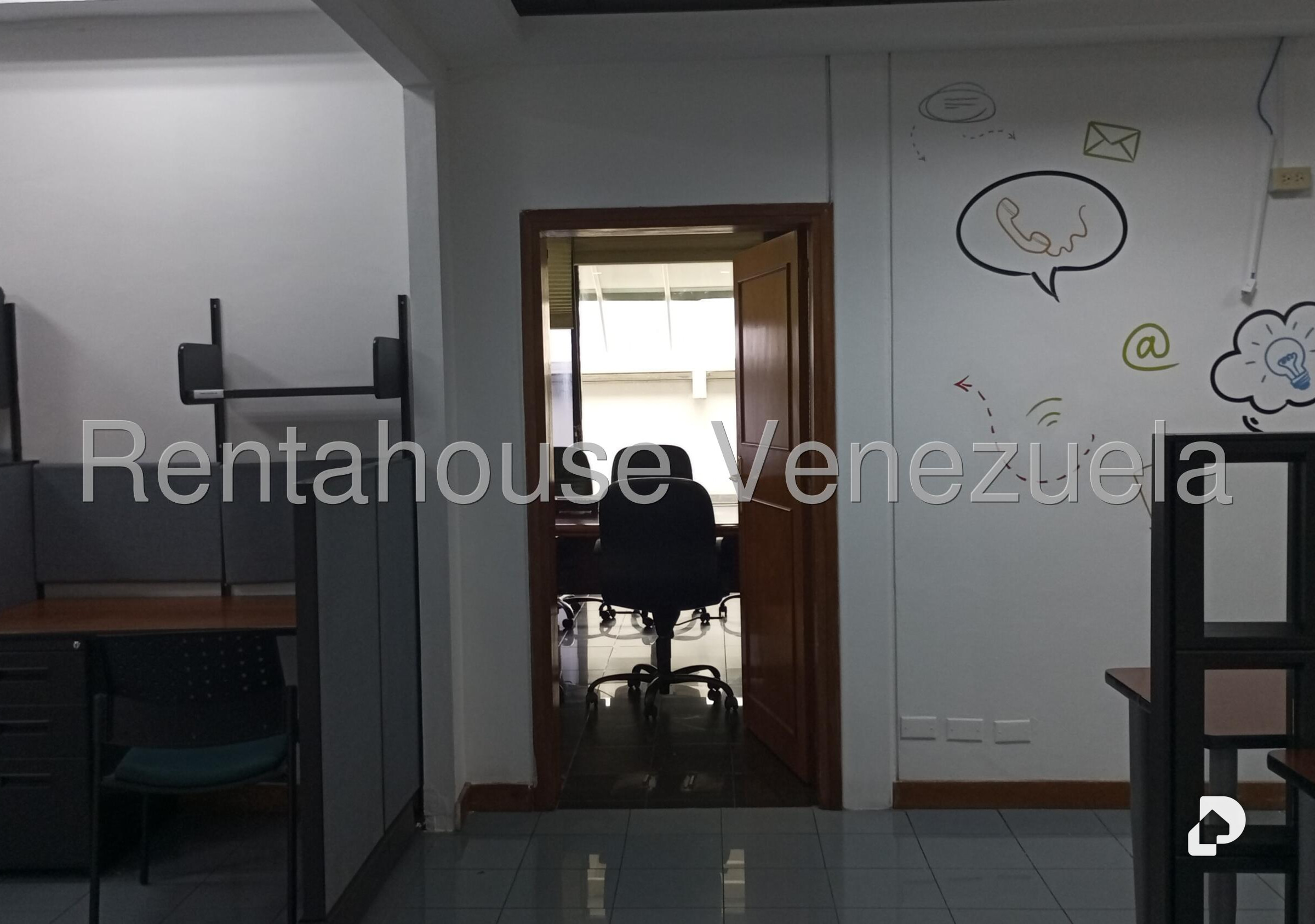Oficina en La Urbina, Caracas – 24