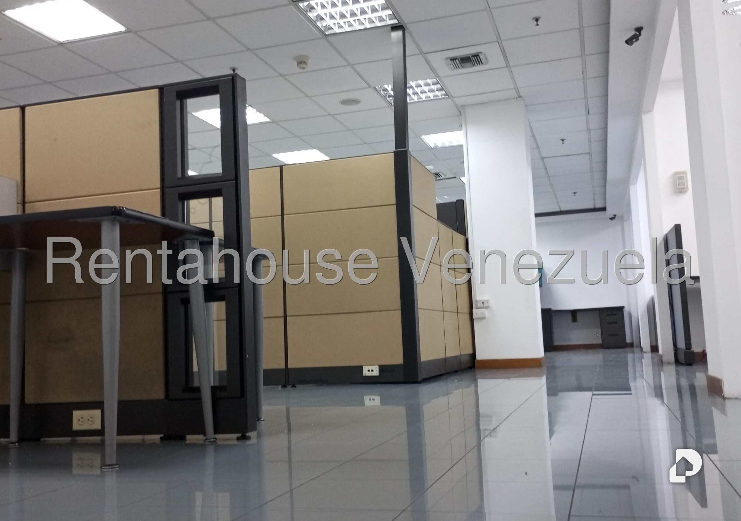 Oficina en La Urbina, Caracas – 27