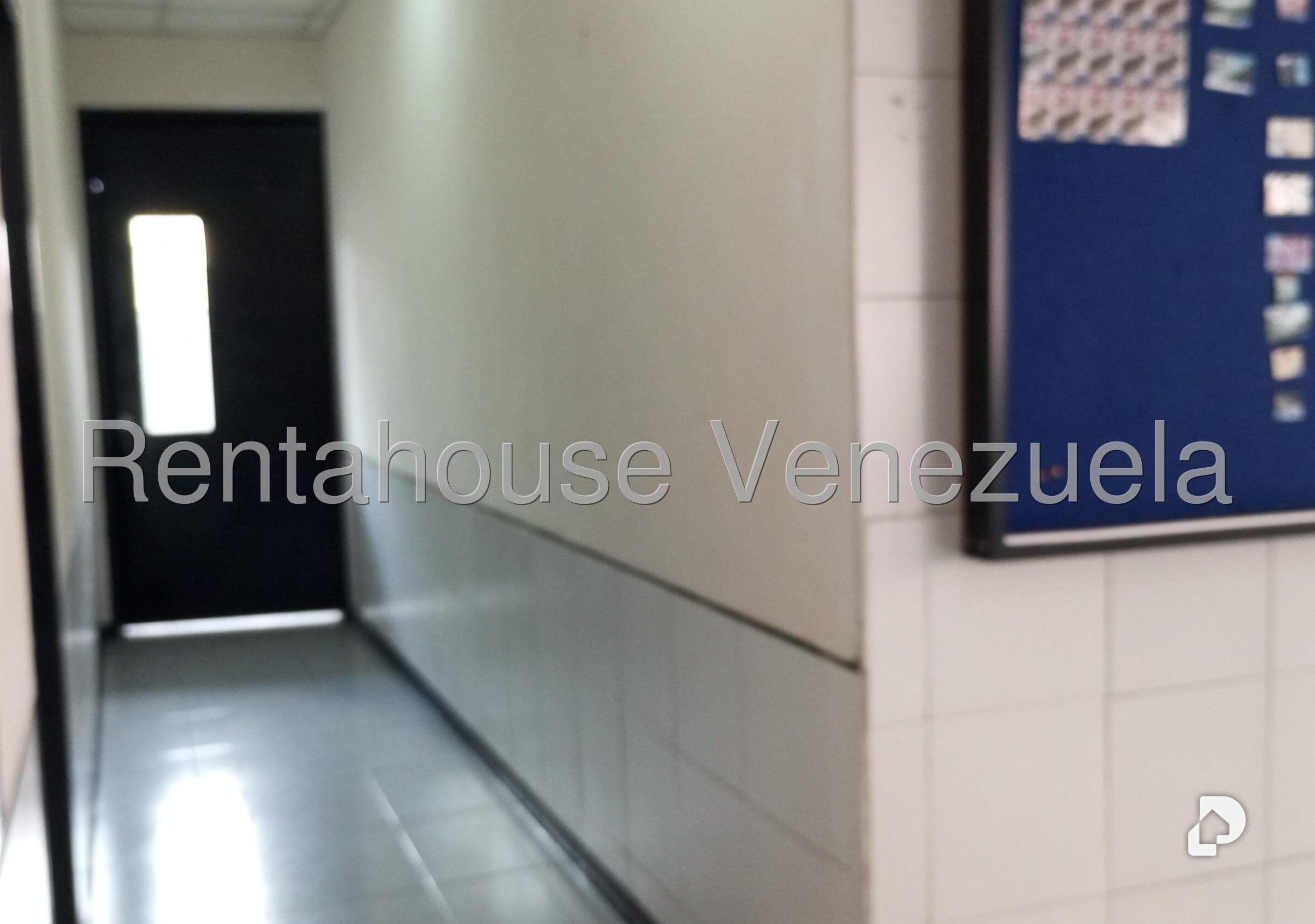 Oficina en La Urbina, Caracas – 16