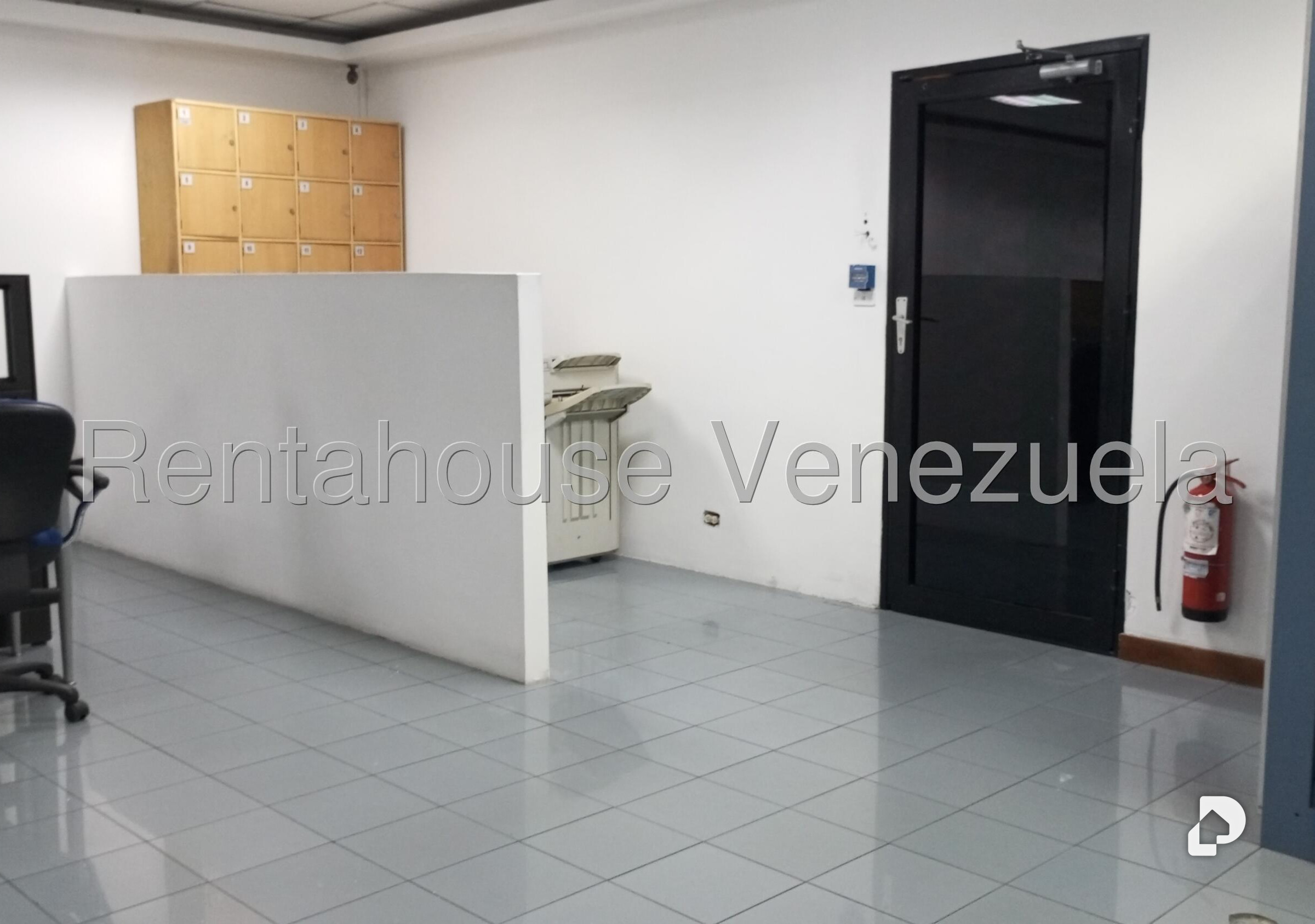 Oficina en La Urbina, Caracas – 30