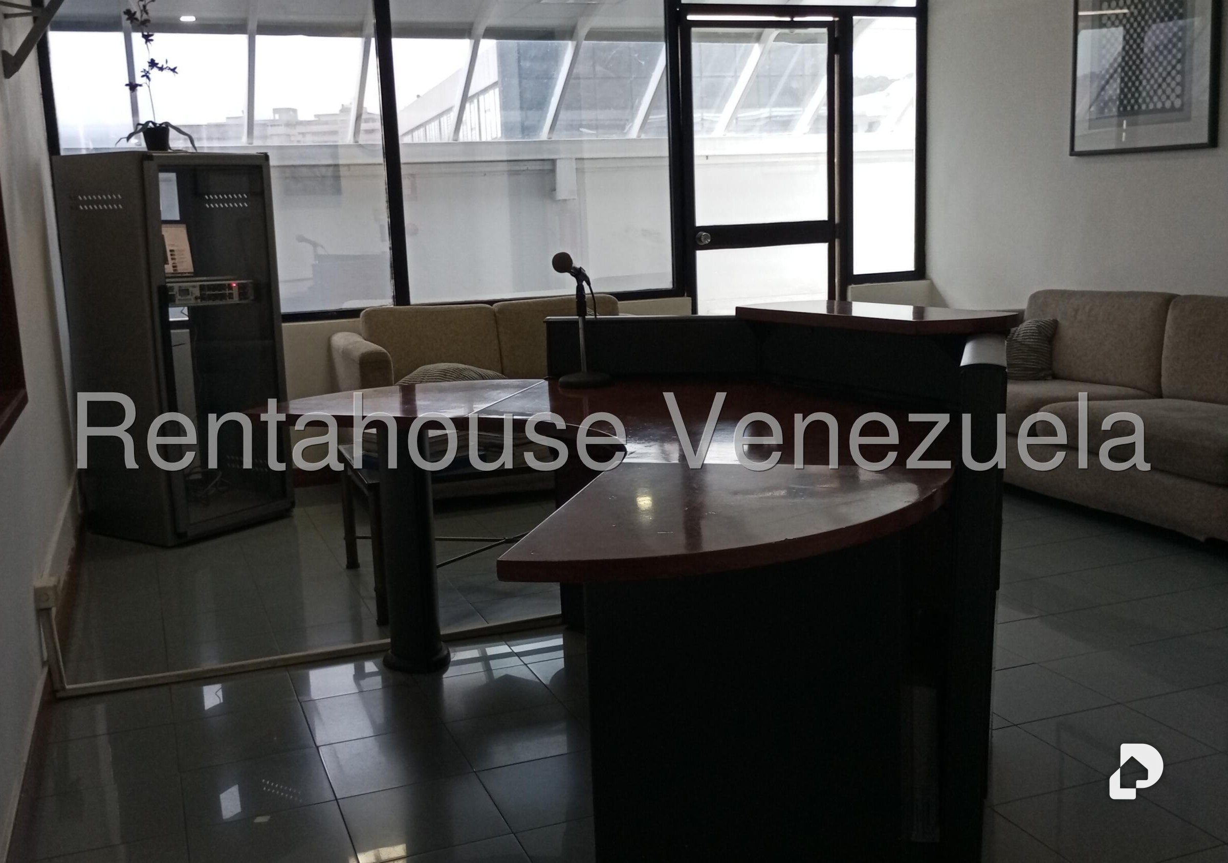 Oficina en La Urbina, Caracas – 14