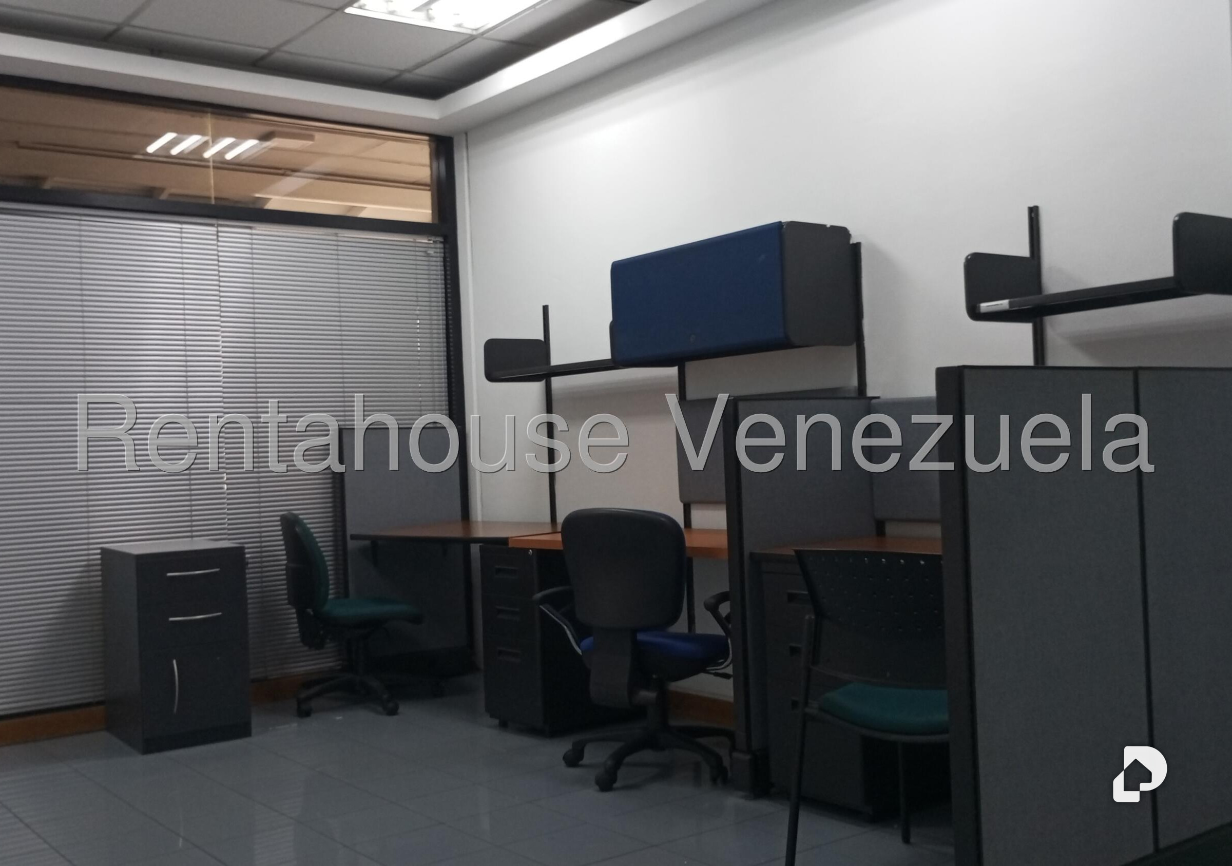Oficina en La Urbina, Caracas – 23