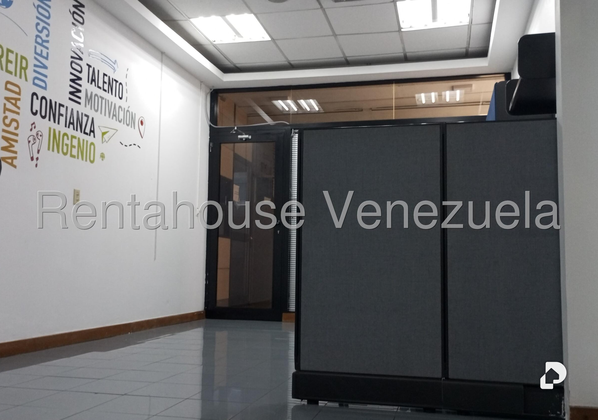 Oficina en La Urbina, Caracas – 25