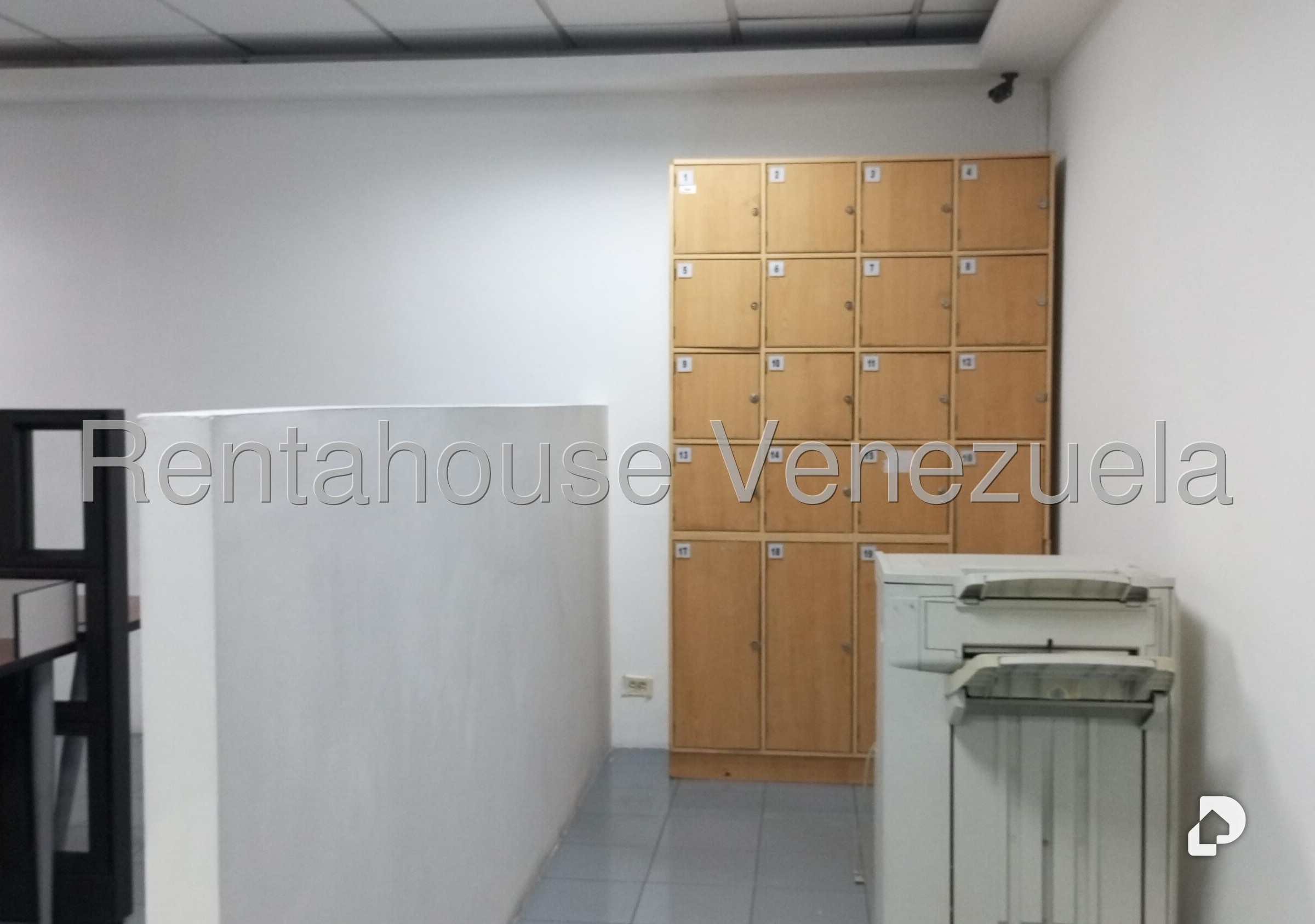 Oficina en La Urbina, Caracas – 29