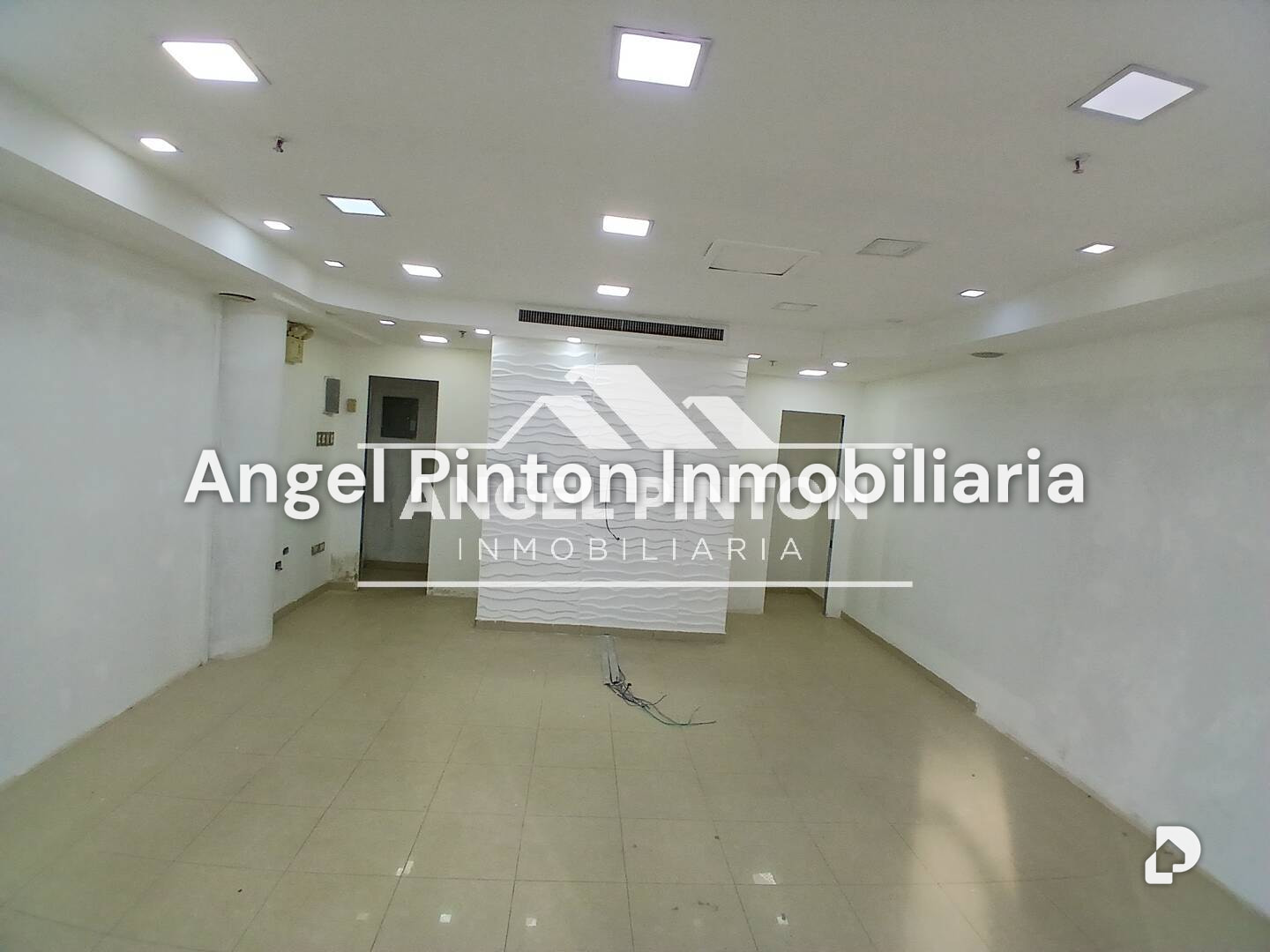 Local comercial en Avenida Goajira, Maracaibo – 2