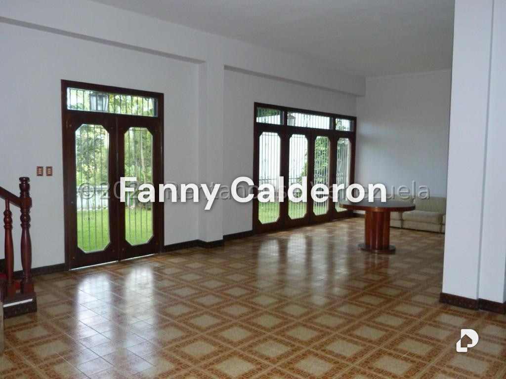 Casa en La Lagunita, Caracas – 25