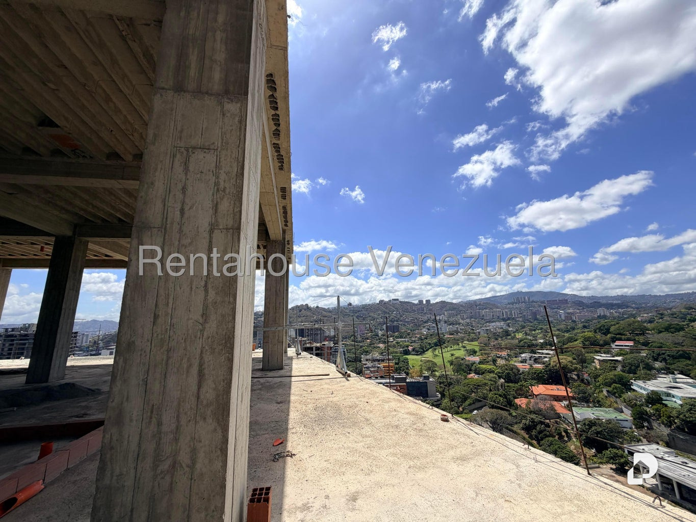 Oficina en Las Mercedes, Caracas – 12