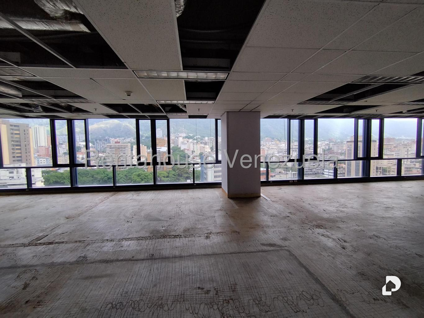 Oficina en Plaza Venezuela, Caracas – 23