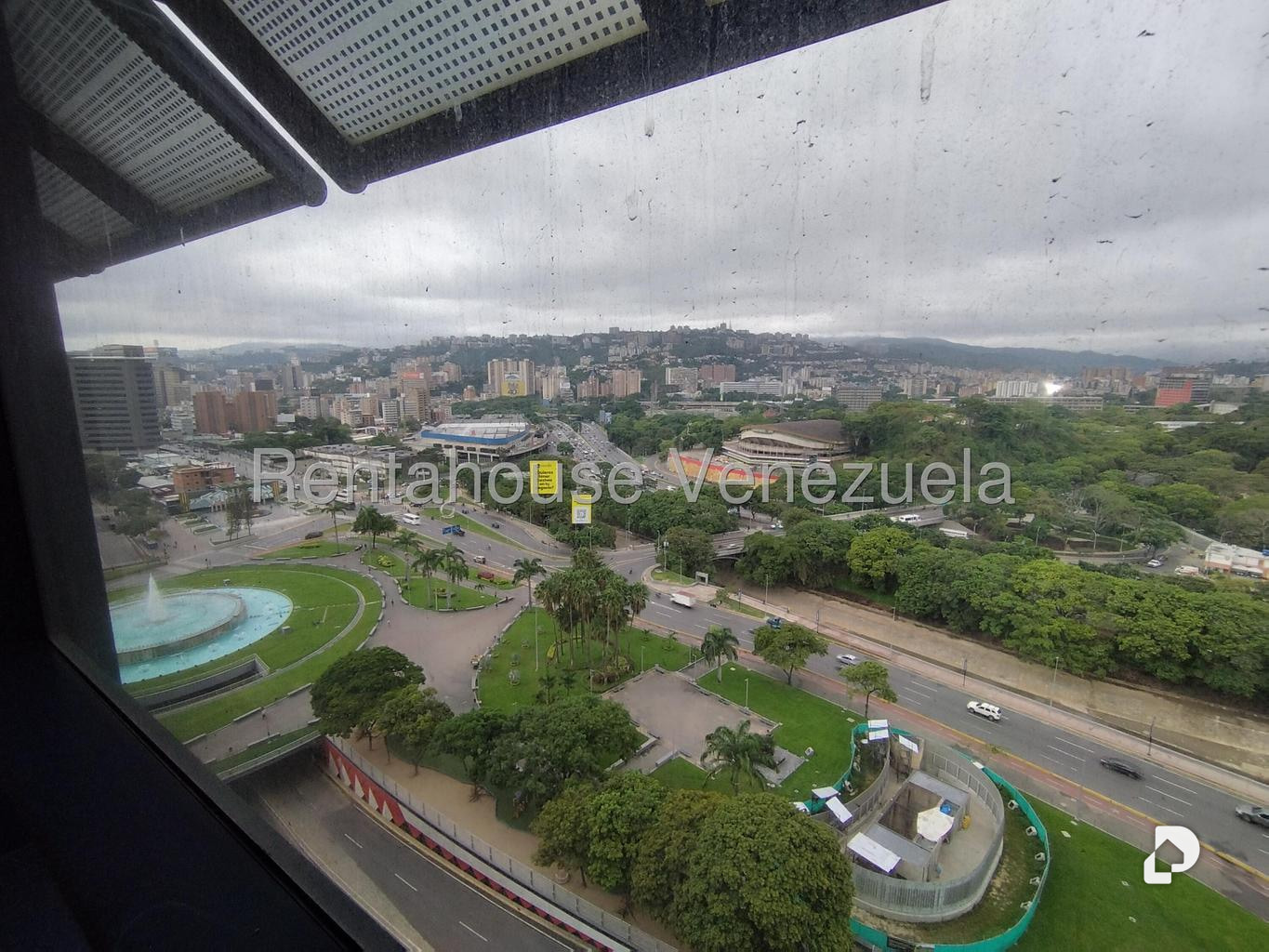 Oficina en Plaza Venezuela, Caracas – 11