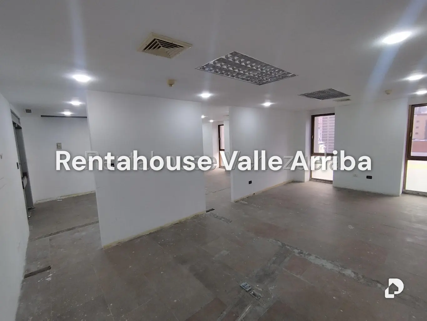 Local comercial en Los Palos Grandes, Caracas – 18