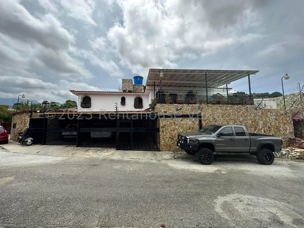 Casa en El Cafetal, Caracas - 1
