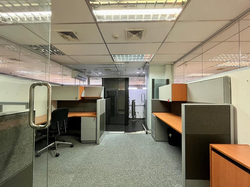 Oficina en Los Palos Grandes, Caracas - 1
