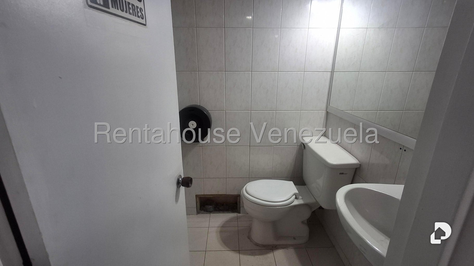 Oficina en El Bosque, Caracas – 26