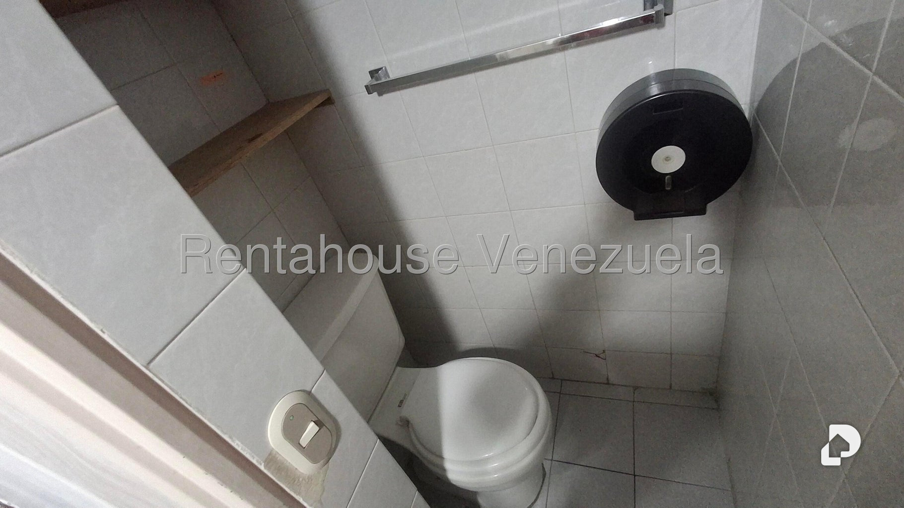 Oficina en El Bosque, Caracas – 25