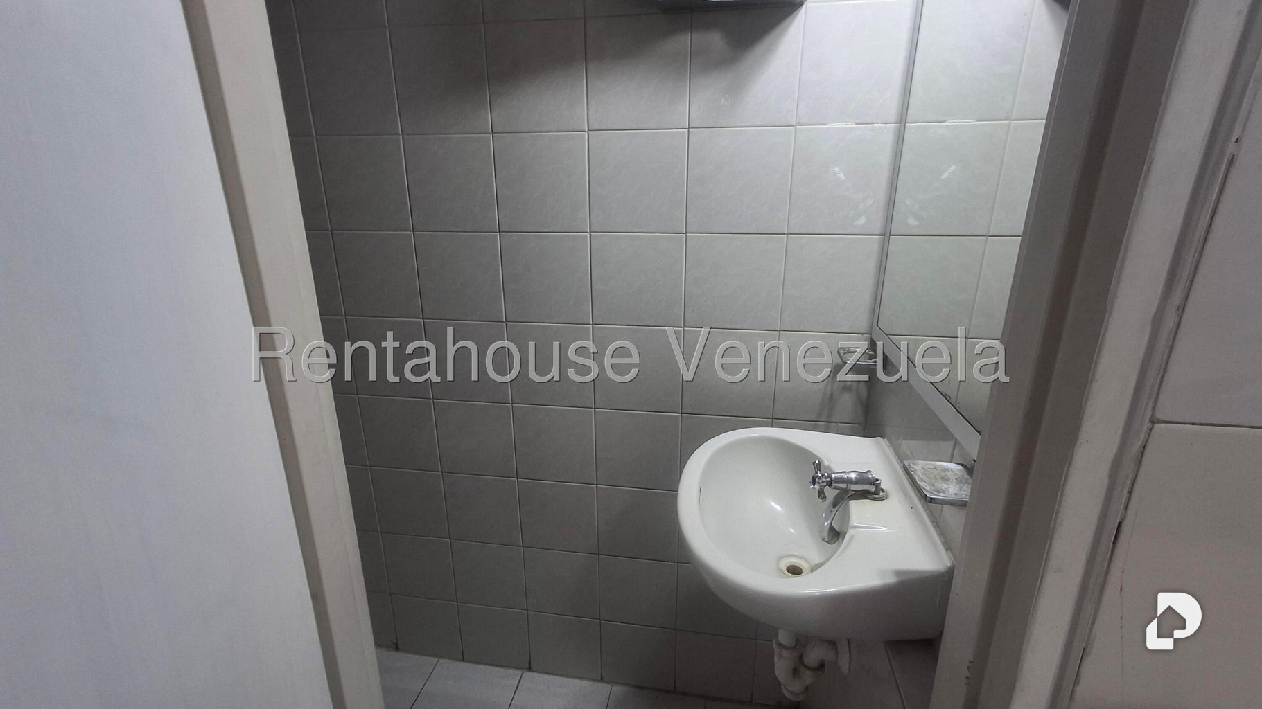 Oficina en El Bosque, Caracas – 27