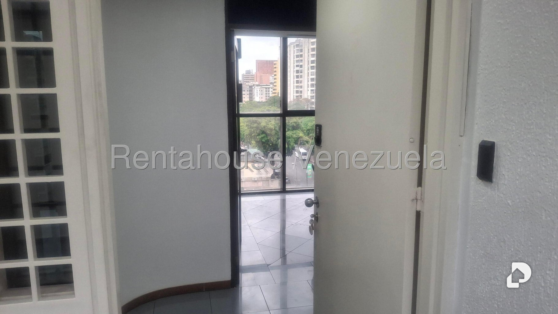 Oficina en El Bosque, Caracas – 4