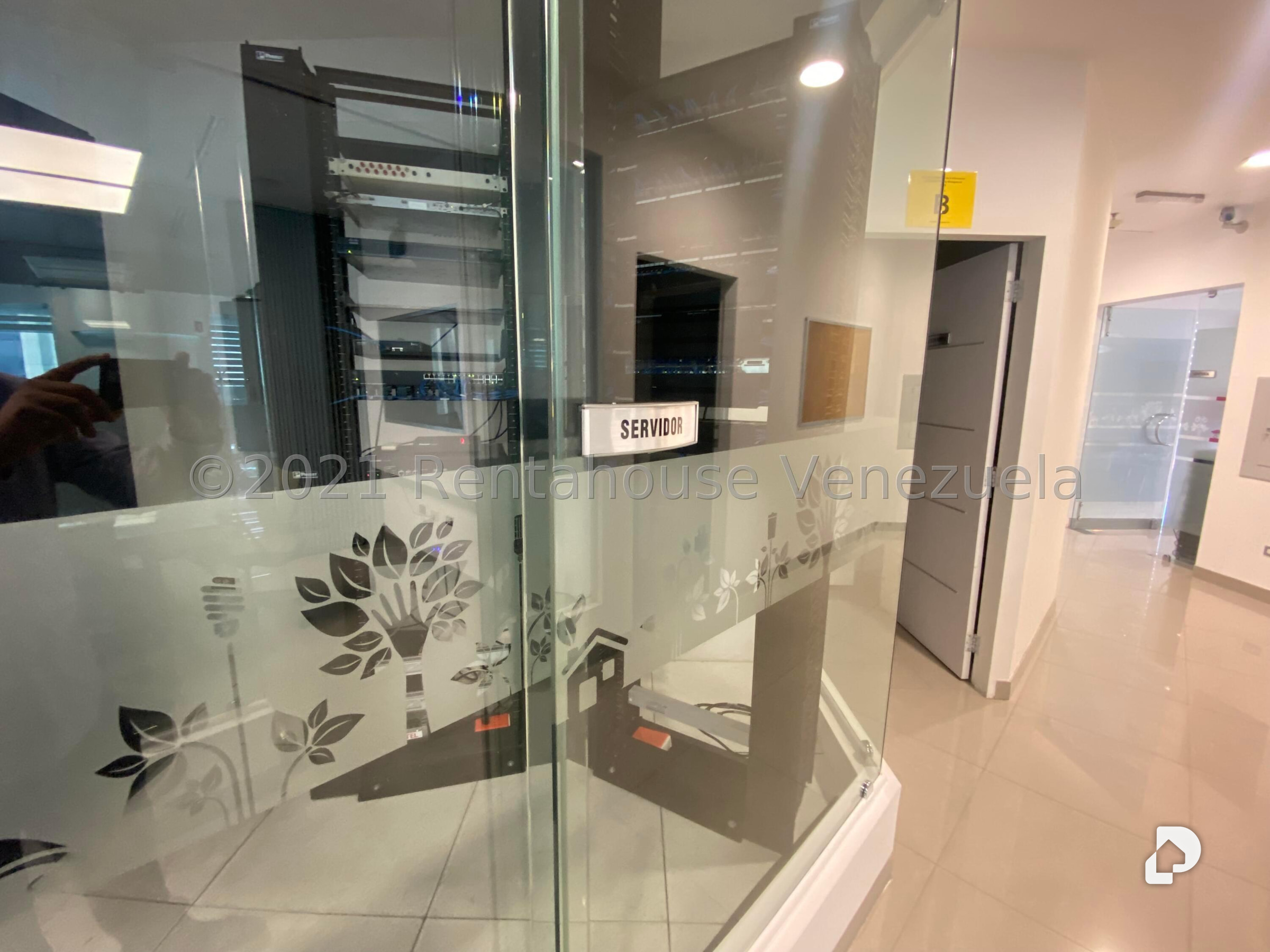 Oficina en La Castellana, Caracas – 26