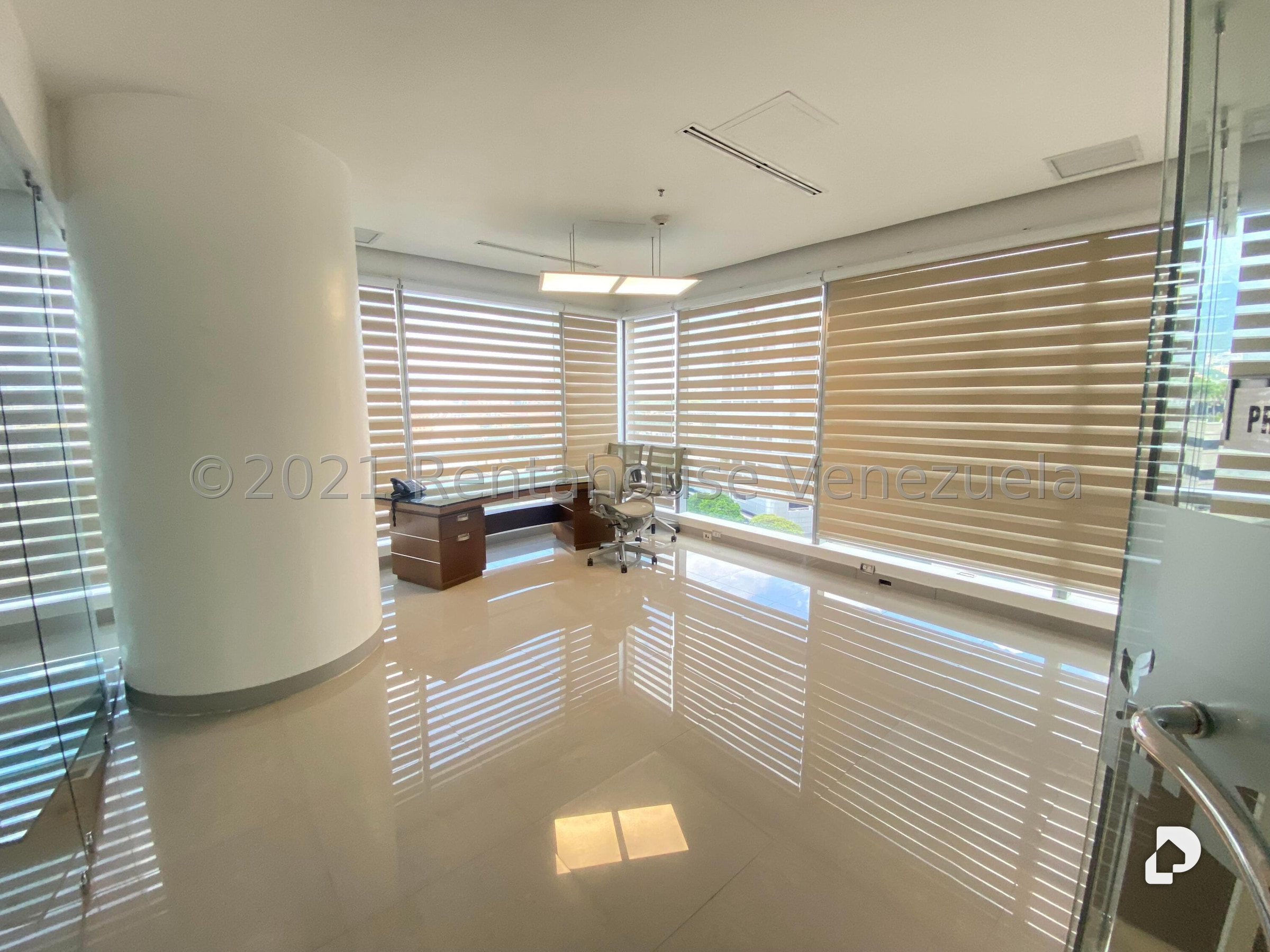 Oficina en La Castellana, Caracas – 15