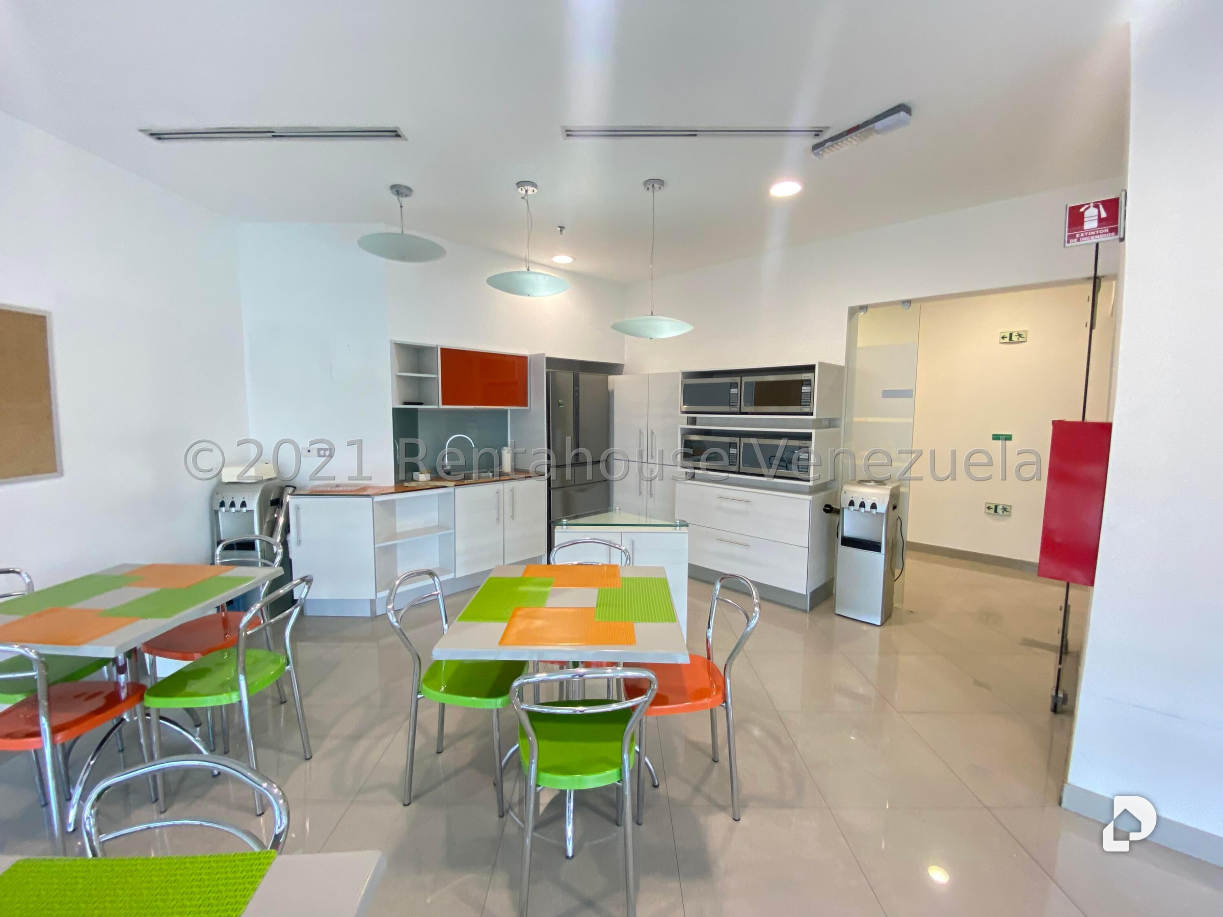 Oficina en La Castellana, Caracas – 22