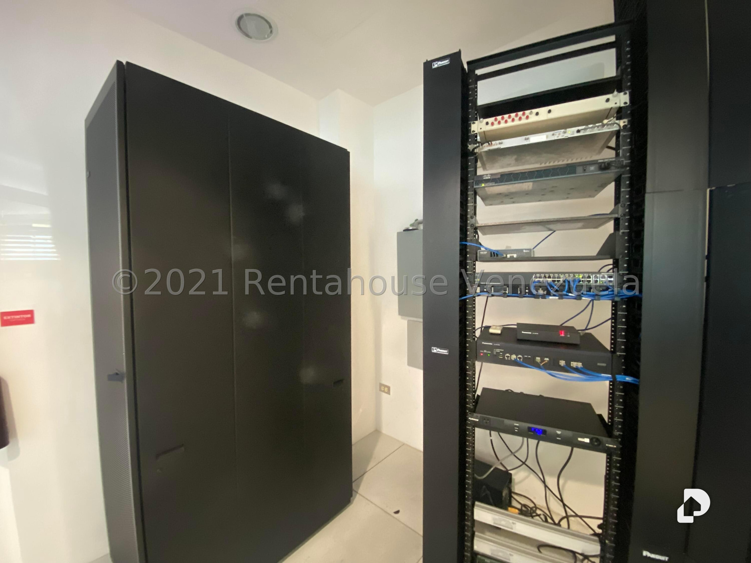 Oficina en La Castellana, Caracas – 29