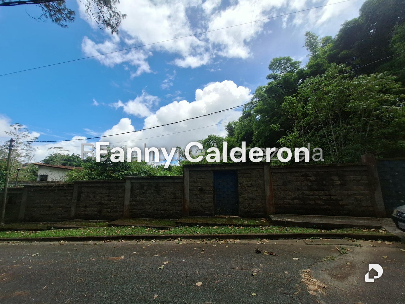 Terreno en Los Guayabitos, Caracas – 3