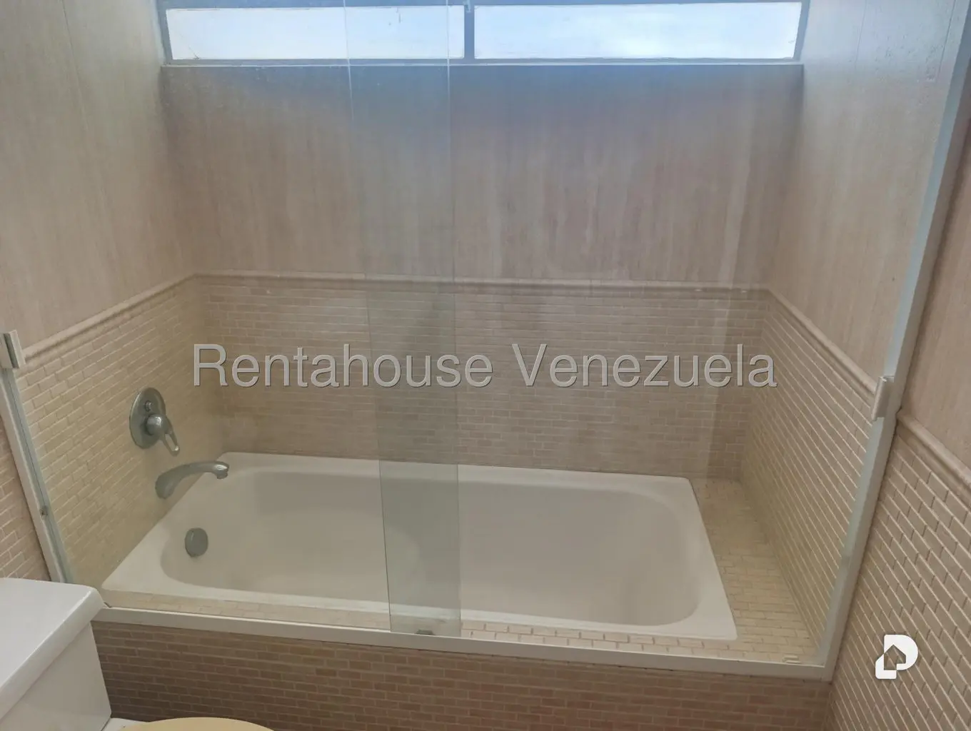 Casa en Prados del Este, Caracas – 24