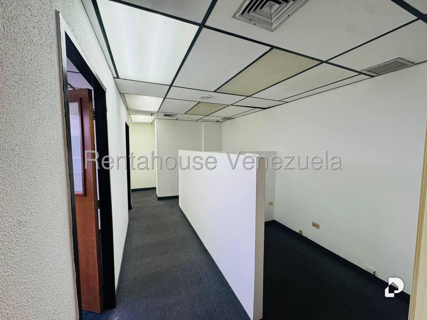 Oficina en Los Dos Caminos, Caracas – 1