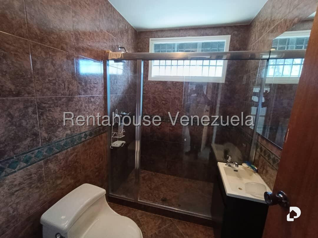 Casa en Cumbres de Curumo, Caracas – 16