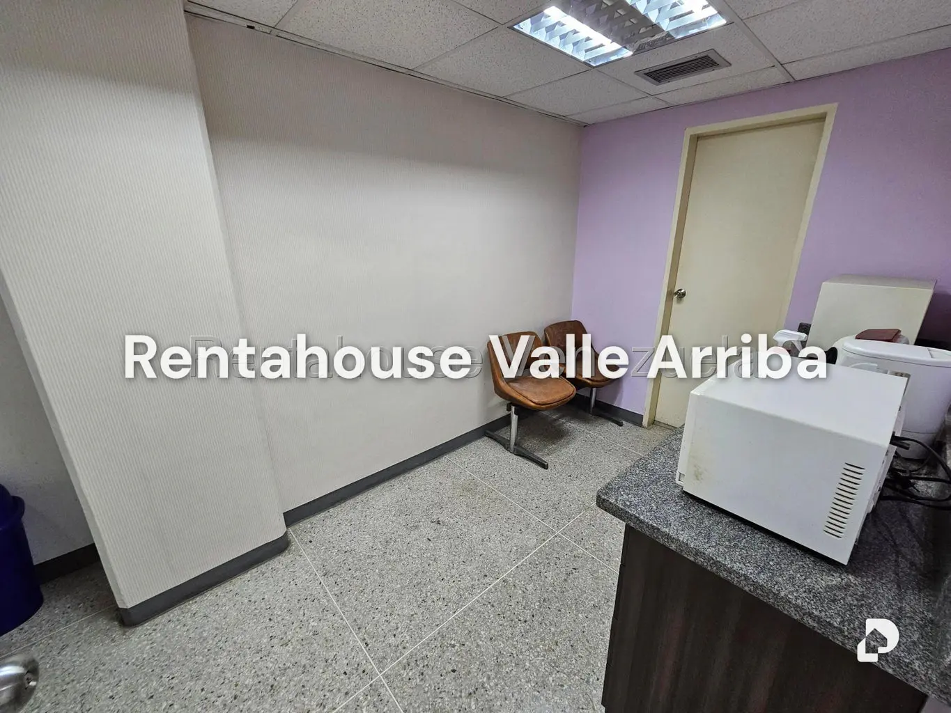 Local comercial en La Urbina, Caracas – 14