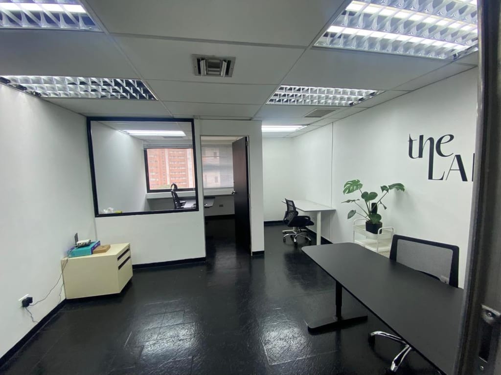 Oficina en El Rosal, Caracas - 1