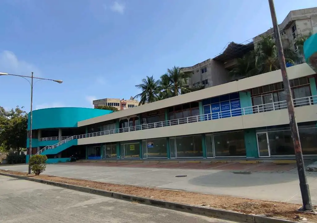 Local comercial en Tucacas - 1