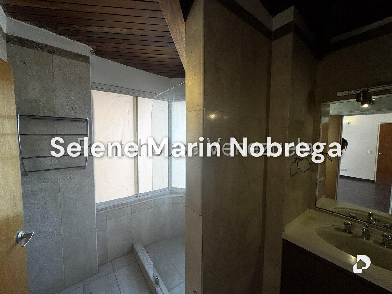 Apartamento en Campo Alegre, Caracas – 28