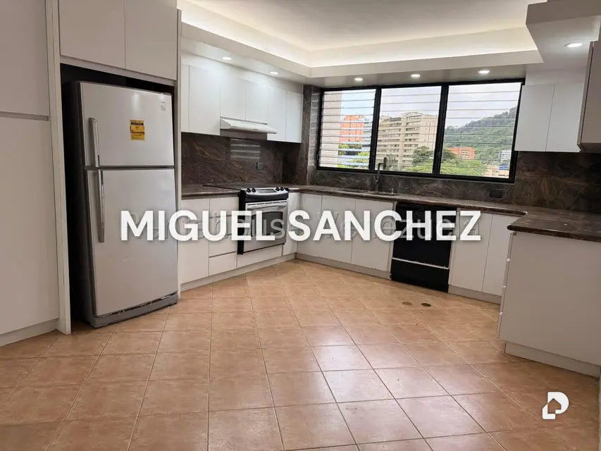 Apartamento en La Esmeralda, Caracas – 7