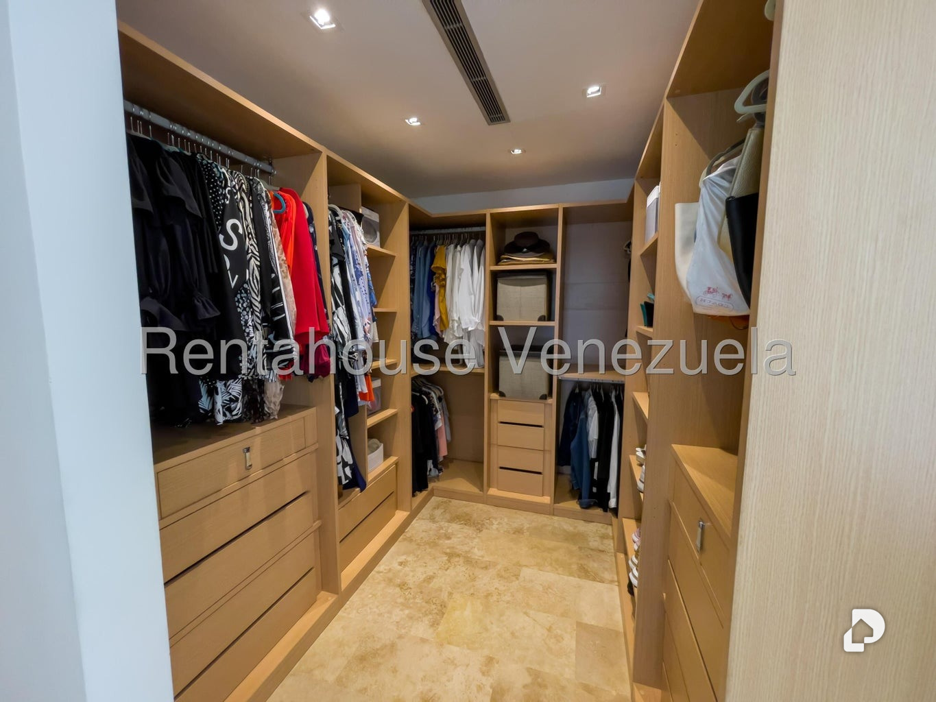 Apartamento en Campo Alegre, Caracas – 18