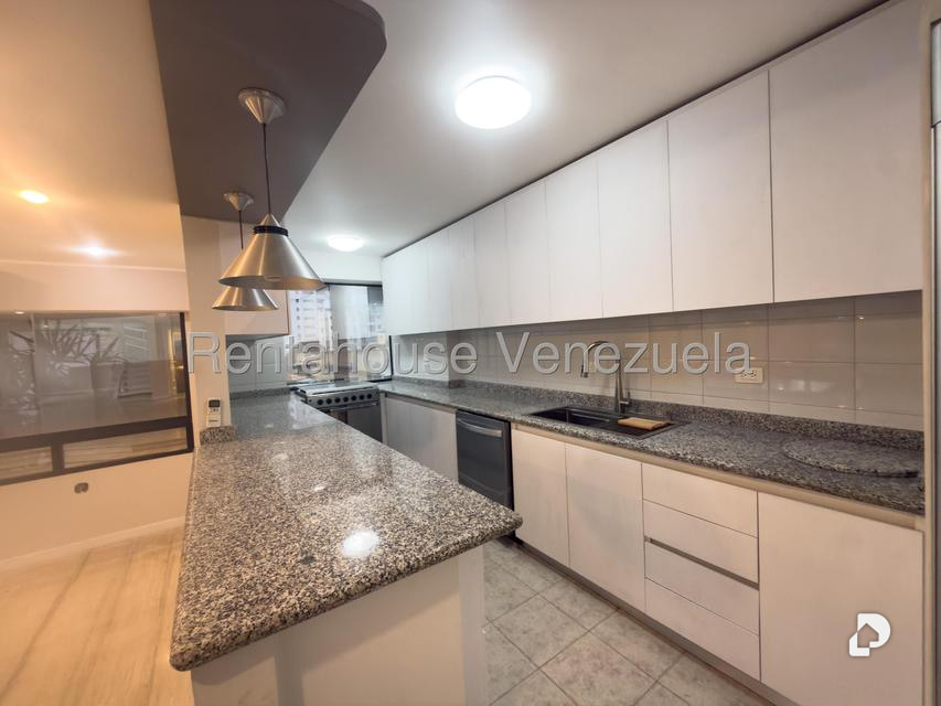 Apartamento en Los Palos Grandes, Caracas – 4