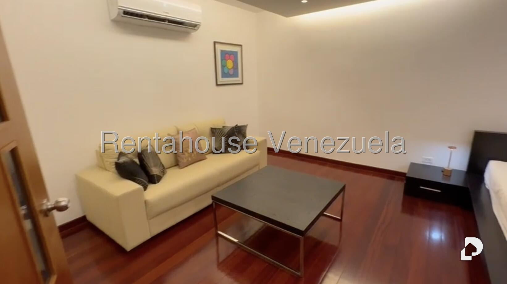 Casa en Prados del Este, Caracas – 25