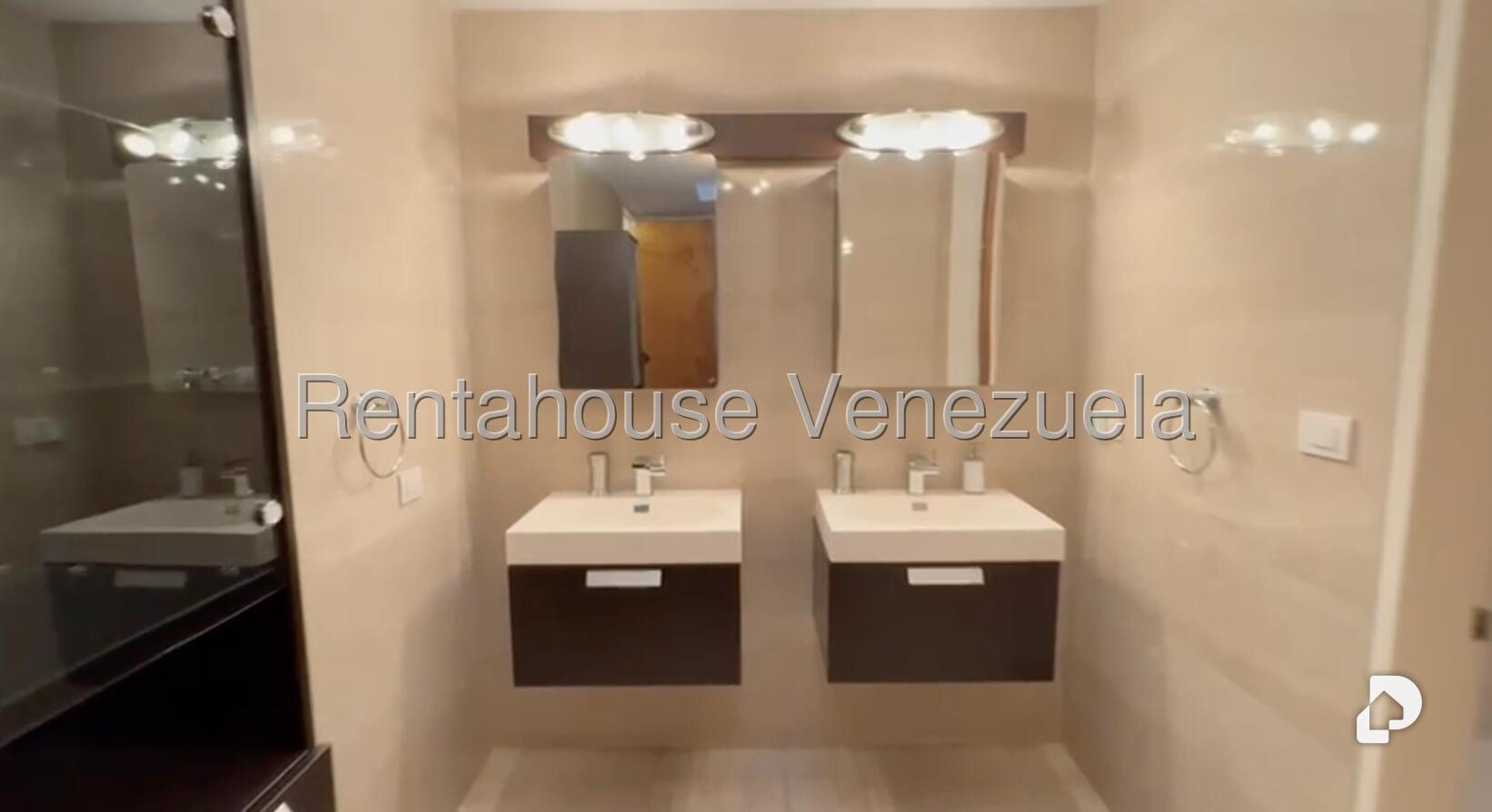 Casa en Prados del Este, Caracas – 27