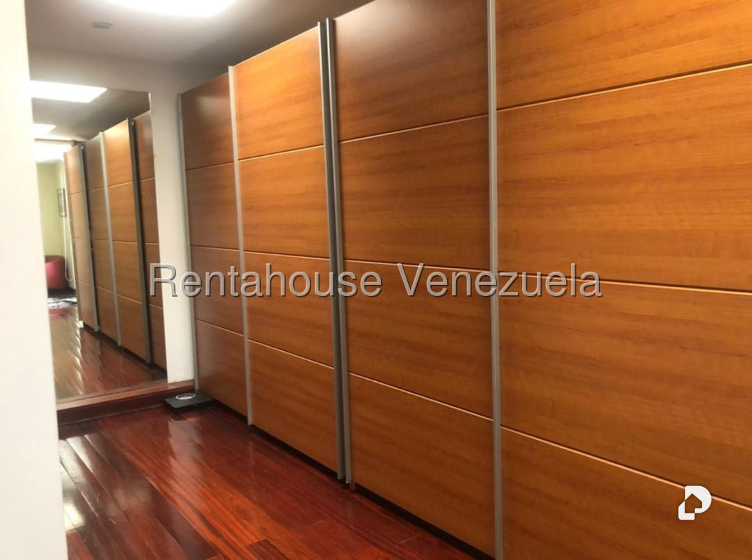 Casa en Prados del Este, Caracas – 30