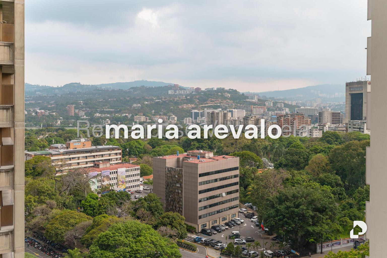 Oficina en Los Palos Grandes, Caracas – 14