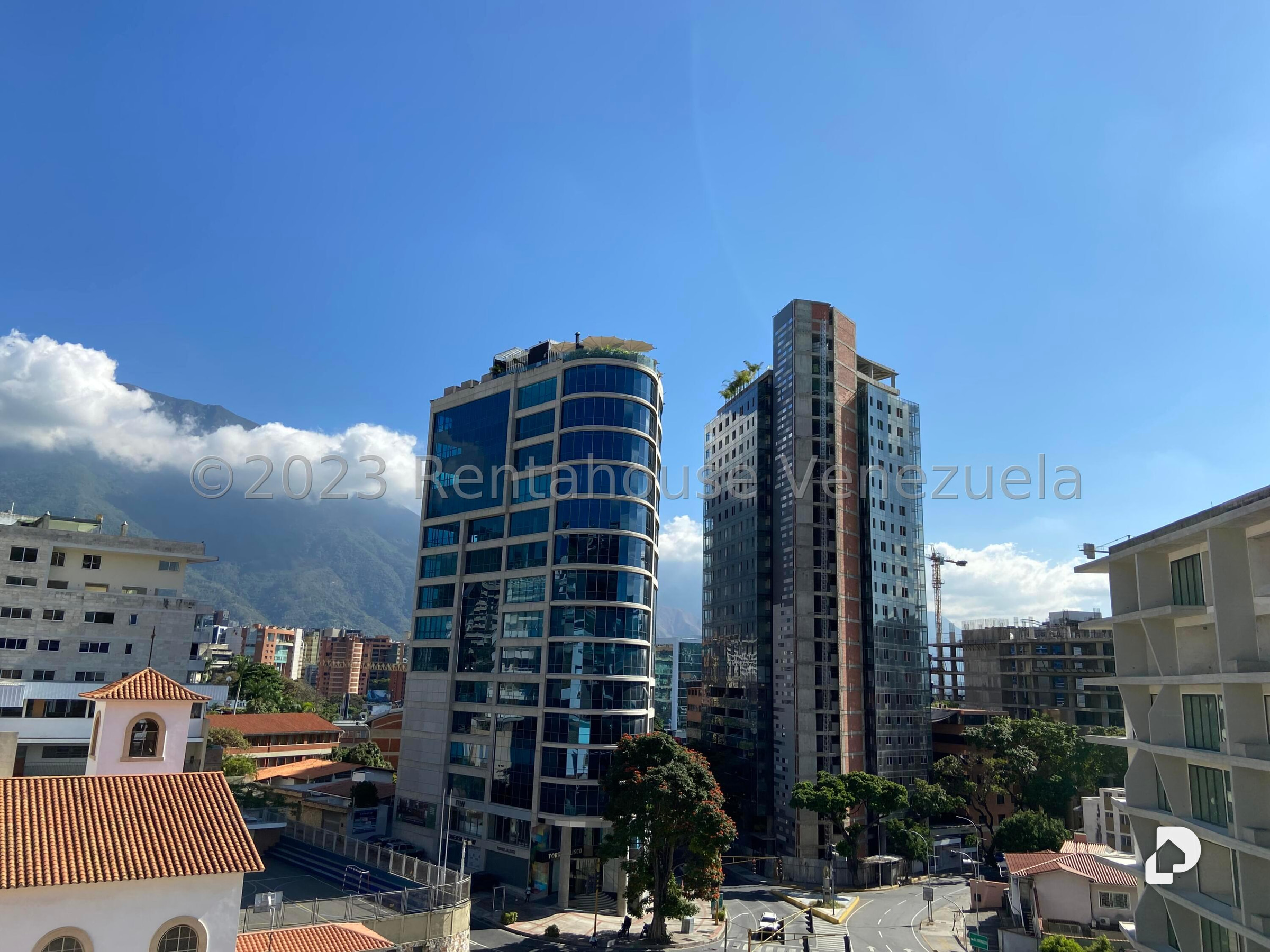 Apartamento en Las Mercedes, Caracas – 2