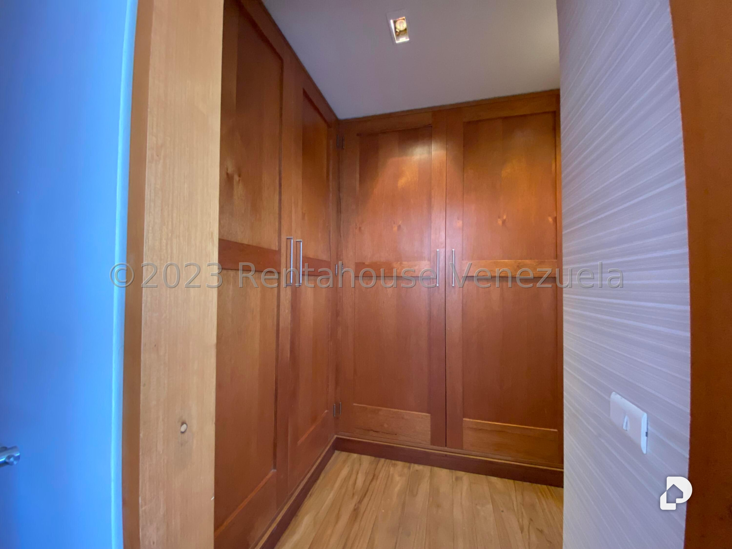 Apartamento en Las Mercedes, Caracas – 23
