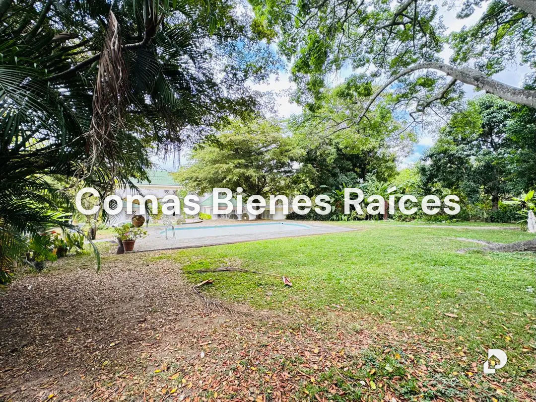 House in Country Club, Caracas – 2