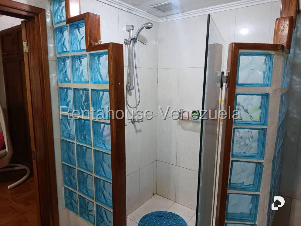 Casa en Colinas de Vista Alegre, Caracas – 21