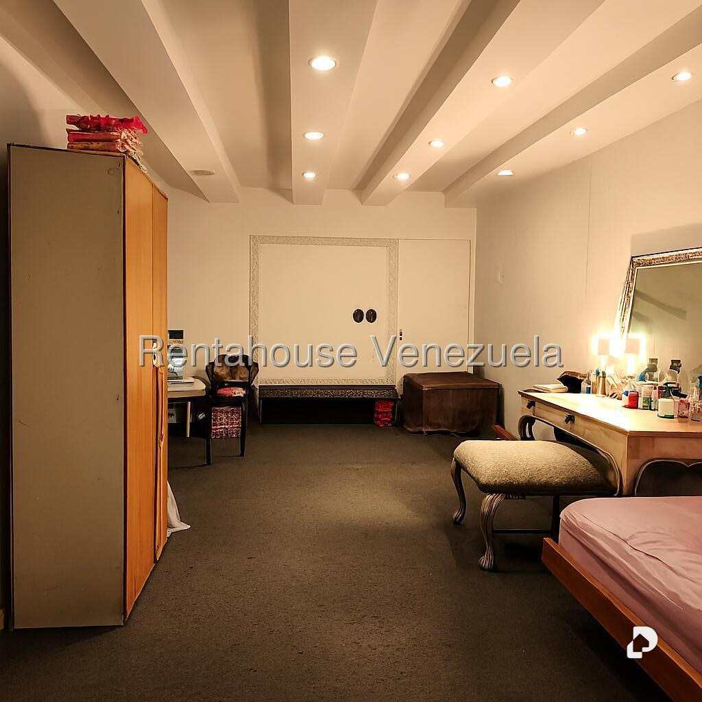 Casa en Colinas de Vista Alegre, Caracas – 24